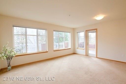 Primary Photo - 2316 NE 65th St
