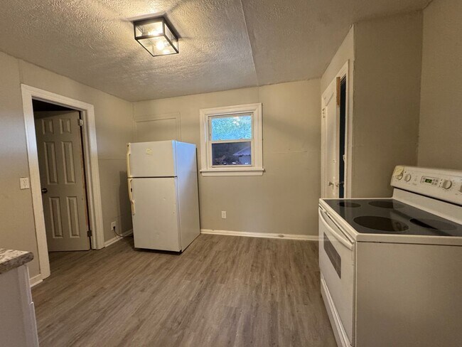 Building Photo - 117 W 30th St