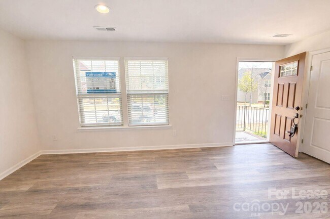 Building Photo - 3014 Potomac River Pkwy