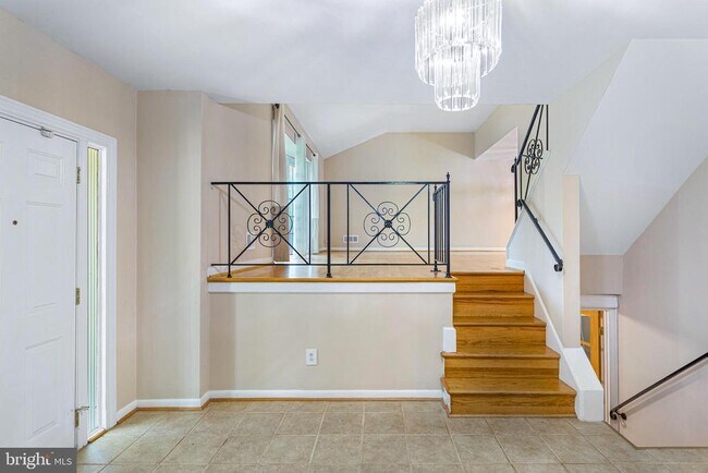 Building Photo - 6503 Friars Ct