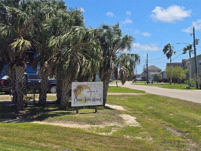 Building Photo - 211 Redfish Dr