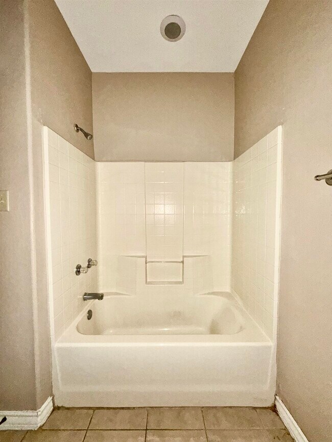 Building Photo - 9804 Cantera Ct