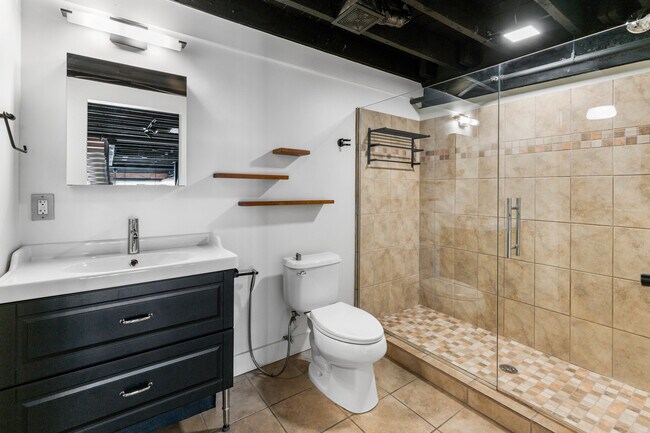 Building Photo - 2003 Brooklyn St