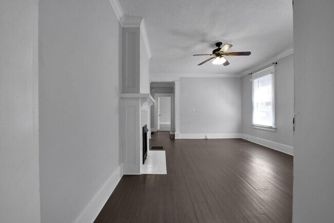 Building Photo - 84 N Monroe Ave