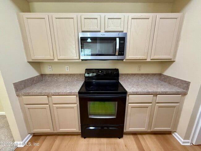 Building Photo - 6106 Maggies Cir