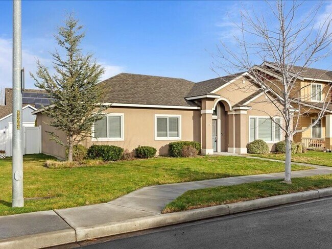 Building Photo - 540 Fort St