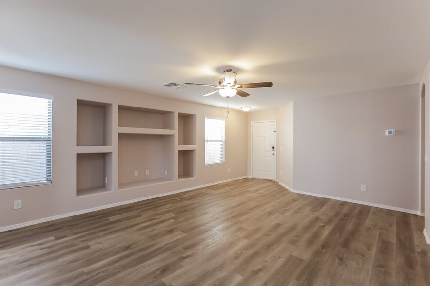 Building Photo - 7302 S 253rd Ave