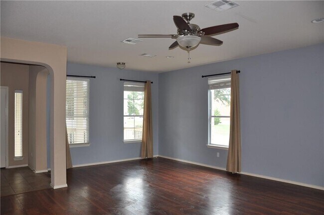 Building Photo - 1501 Big Thicket Dr