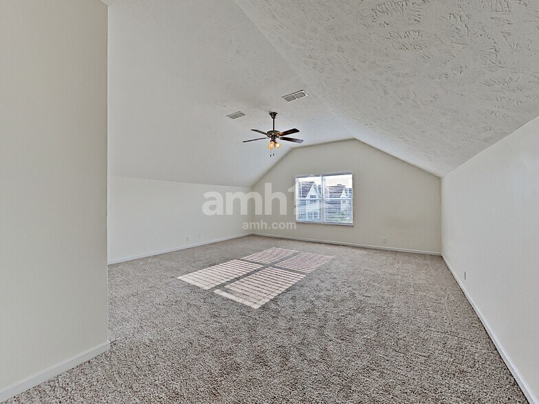 Building Photo - 1617 Ursuline Ln
