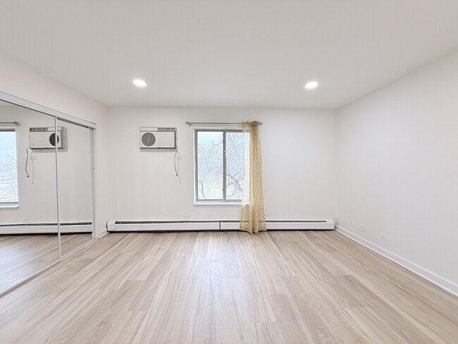 Building Photo - 460 N Wilke Rd