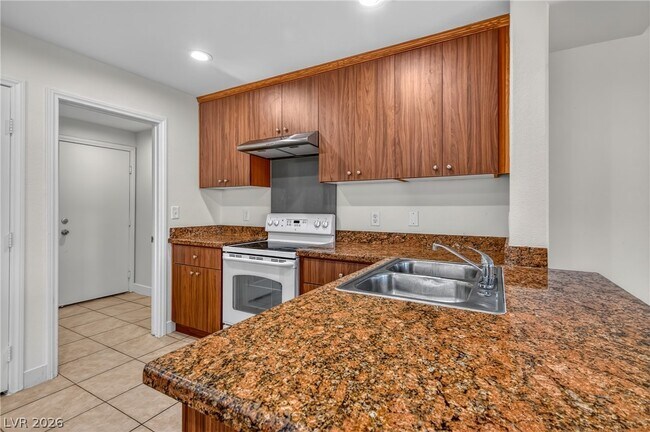 Building Photo - 3037 Aloha Ave