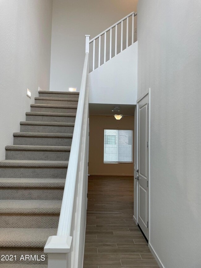 Building Photo - 901 S Smith Rd