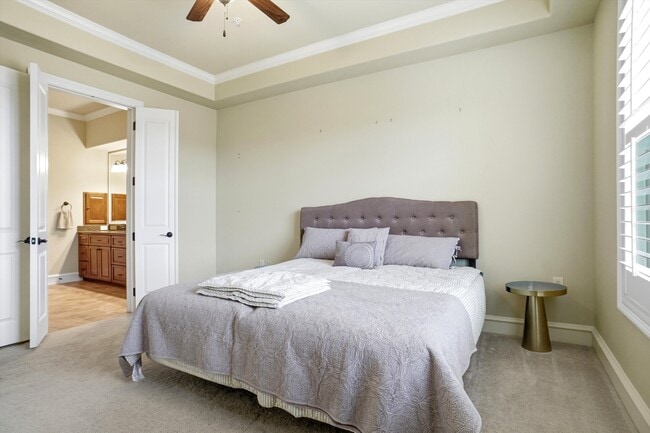 Building Photo - 301 Watermere Dr