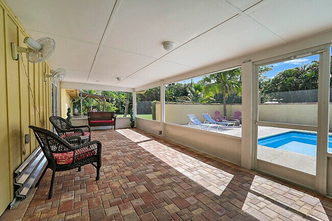 Building Photo - 12812 Raymond Dr