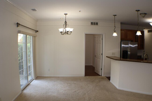 Building Photo - 2268 Arcadia Dr