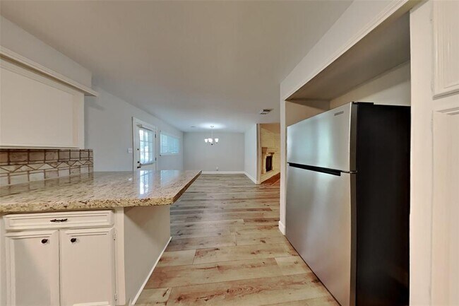 Building Photo - 3434 Hickory Hollow Rd