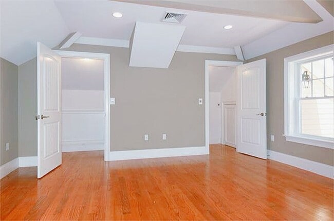 Building Photo - 62 Country Club Ln