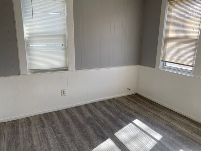 Building Photo - CUTE 2 BEDROOM 1 BATH HOME IN FERNDALE $1250