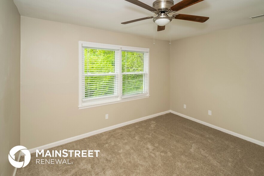 Building Photo - 1337 3rd Ave SW