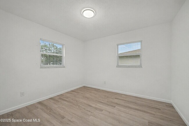 Building Photo - 990 Pinson Blvd