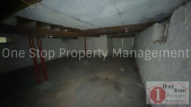 Building Photo - 2 Bedroom, 1 bathroom in Kansas City