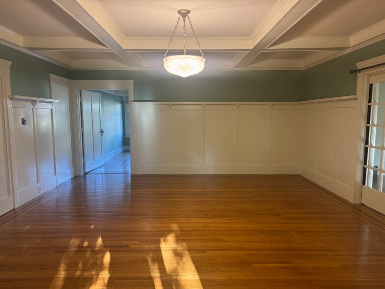 Building Photo - 199 Saranap Ave