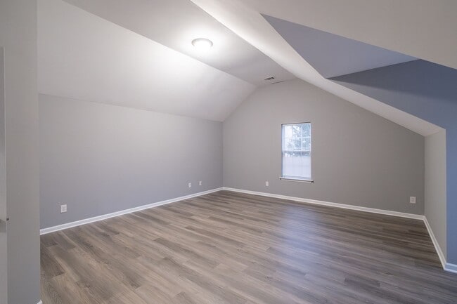 Building Photo - NEWLY RENOVATED !!!! Charming 4-Bedroom Home with Spacious Backyard!