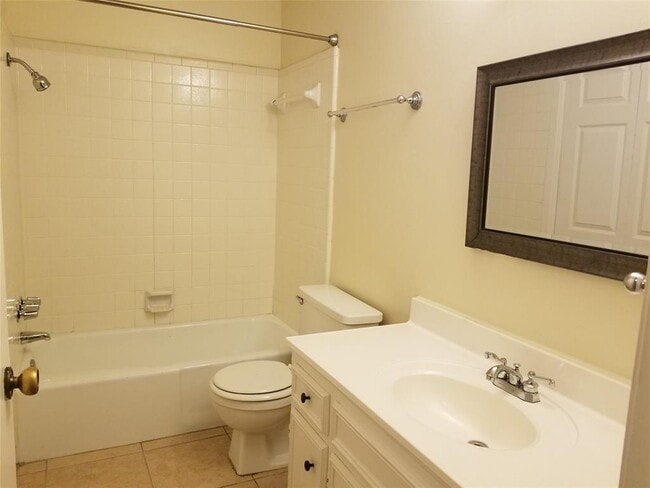 Building Photo - 2804 Thrushwood Dr