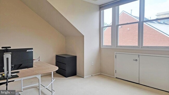 Building Photo - 2010 N Westmoreland St