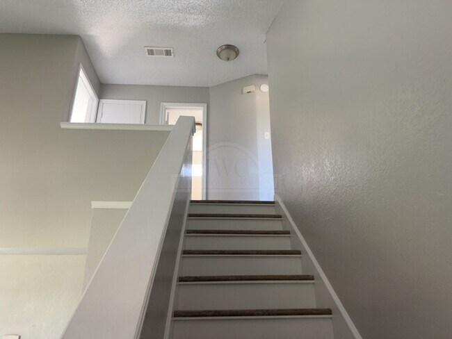 Building Photo - 2802 Delta Cir