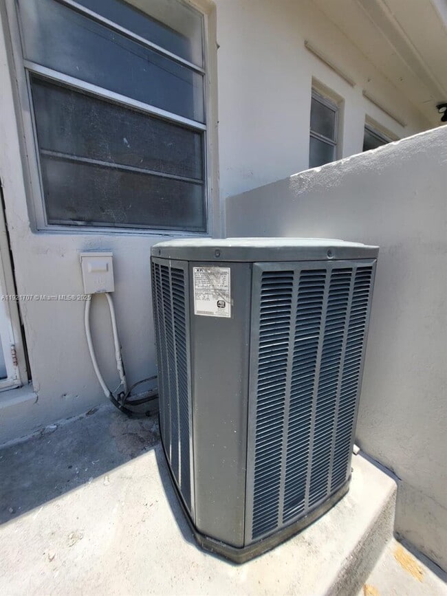 Building Photo - 640 NW 77th St