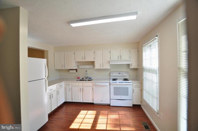 Building Photo - 17404 Founders Mill Dr