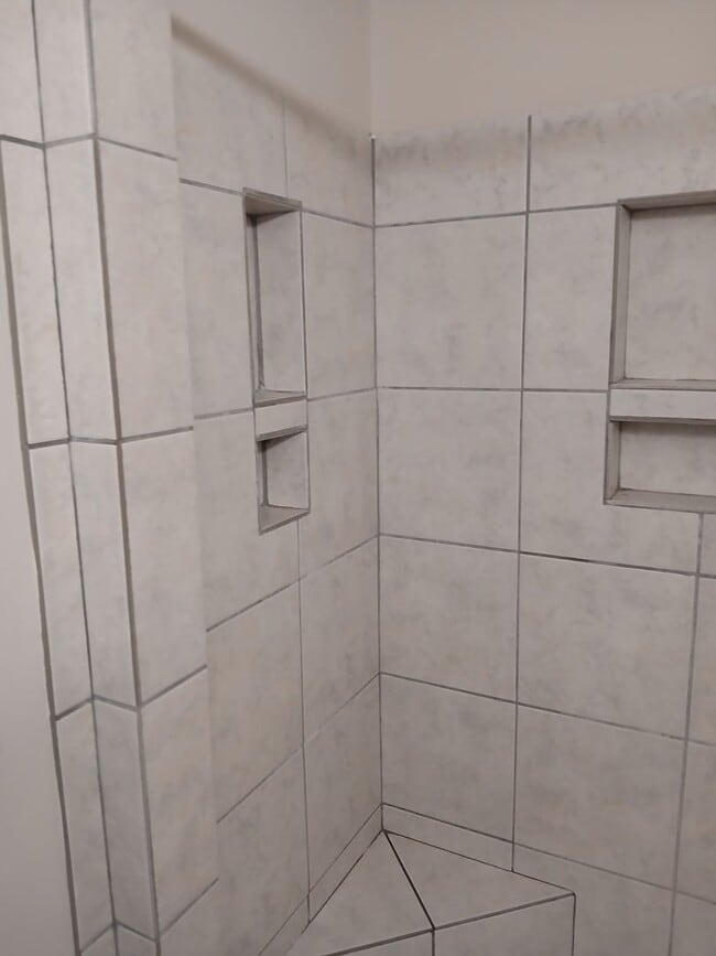 Building Photo - Walk in Shower! Single Level, 2 BR, 2 FULL Bath Townhome $1350/mo. Garner, NC !