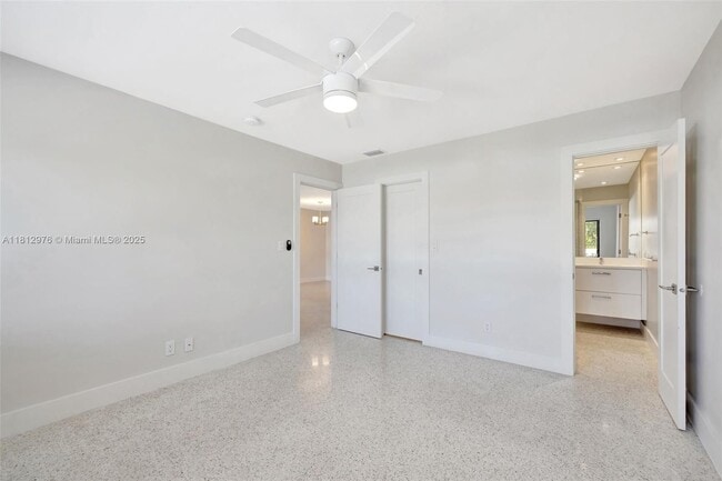 Building Photo - 2190 NE 51st Ct