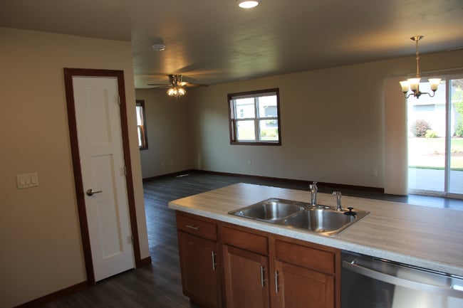 Building Photo - 2411 Welhouse Dr