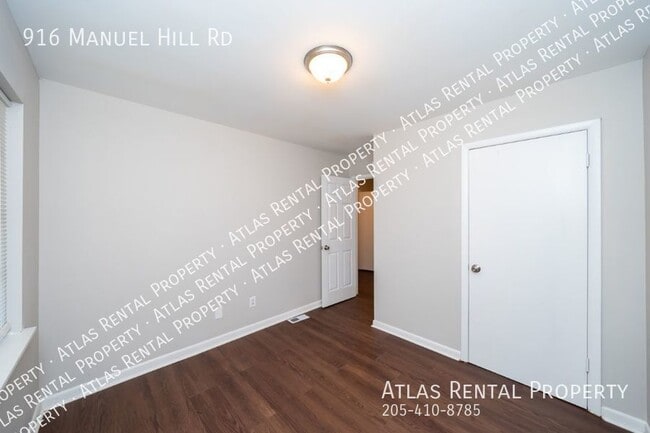 Building Photo - 916 Manuel Hill Rd