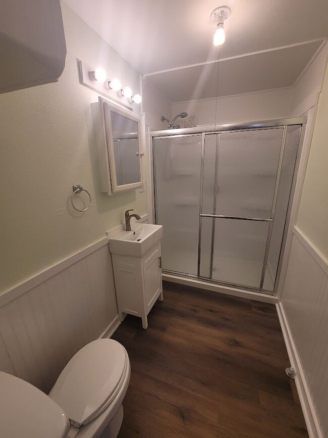 Building Photo - Located within 5 minutes of the Beach and 5 minutes UTMB