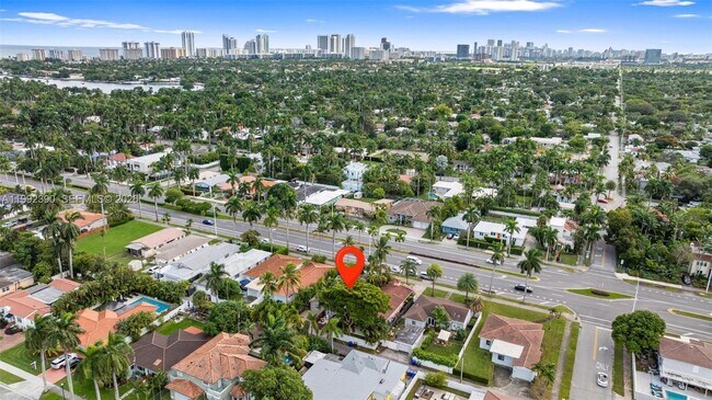 Building Photo - 1443 Hollywood Blvd