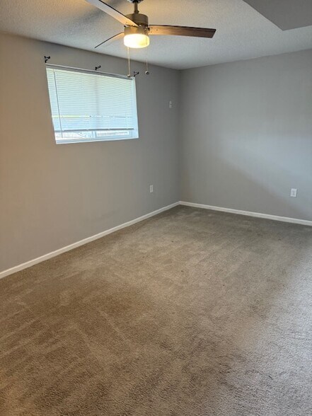Building Photo - 94 Topsail Ct