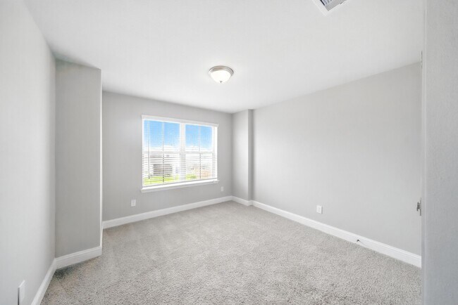 Building Photo - 32943 Turning Springs Dr