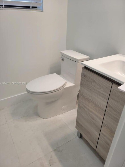 Building Photo - 1735 Calais Dr