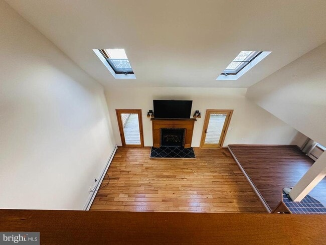 Building Photo - 15 Cherrywood Dr