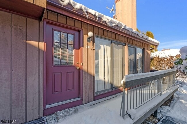 Building Photo - 117 Bluebird Dr