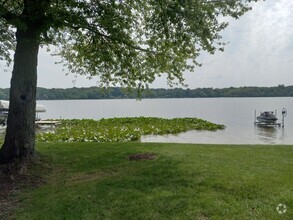 Building Photo - Cozy Cottage on Lake Van Auken in Bangor