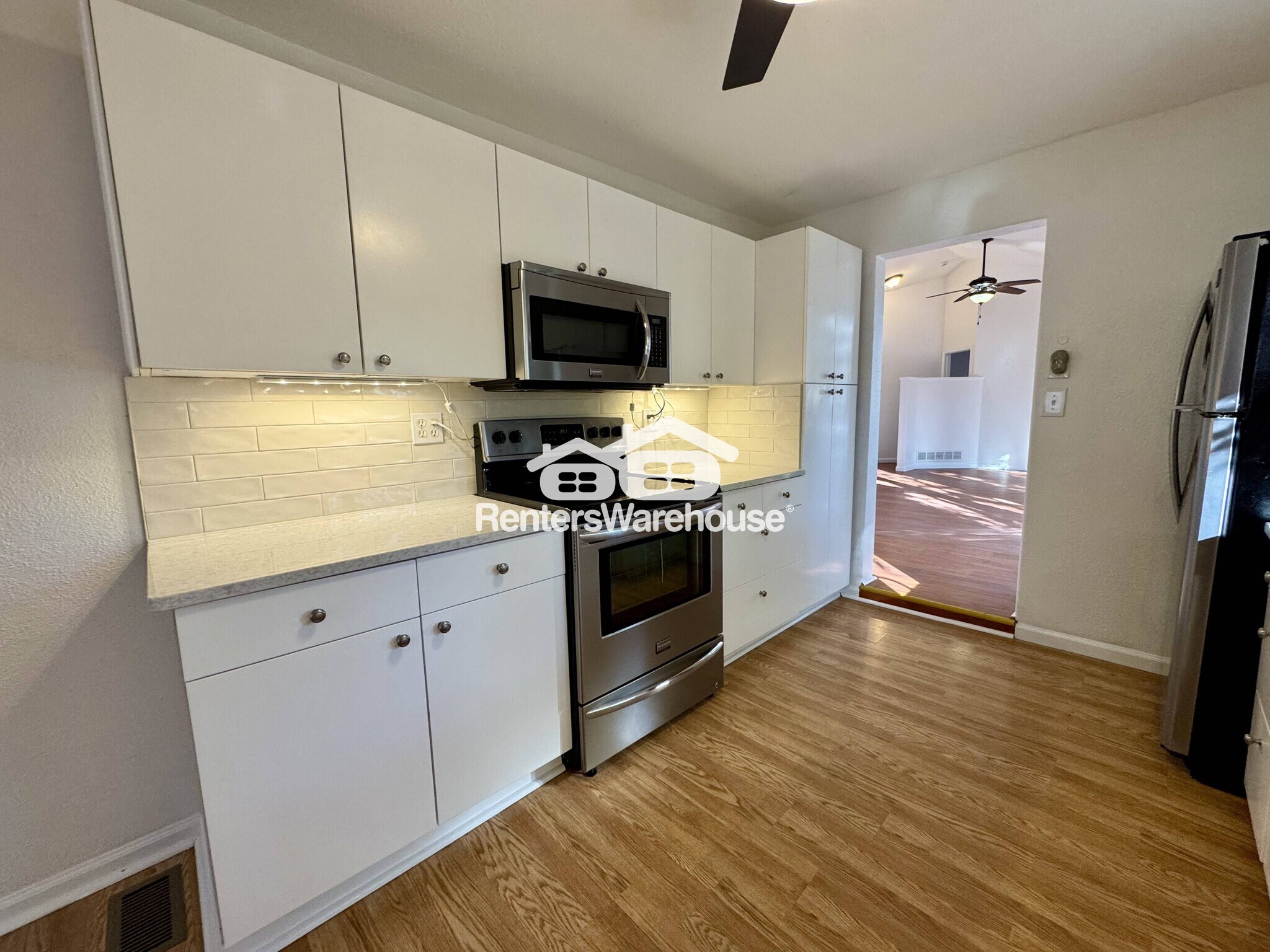 Building Photo - 1280 Van Gordon St