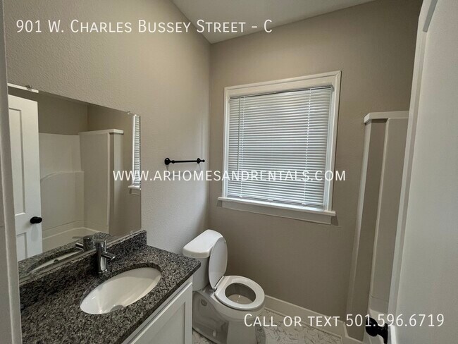 Building Photo - 901 W Charles Bussey Ave