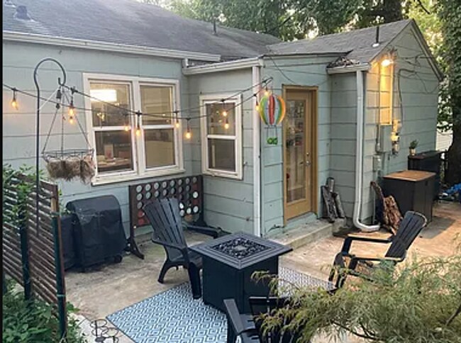 Building Photo - 2 Bed | 1 Bath | Brookside