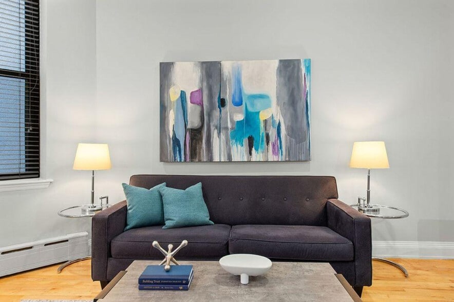 Building Photo - 24 E 38th St