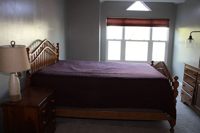 Building Photo - Charming 2 Bedroom/1 Bathroom Condo in Halethorpe, MD!