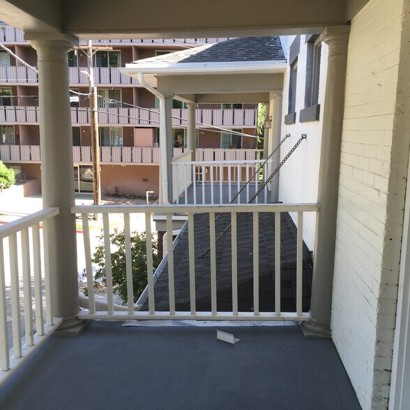 Building Photo - 301 N. Almond Street #5